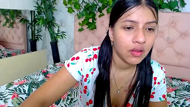 zara_cute's Live XXX Chat