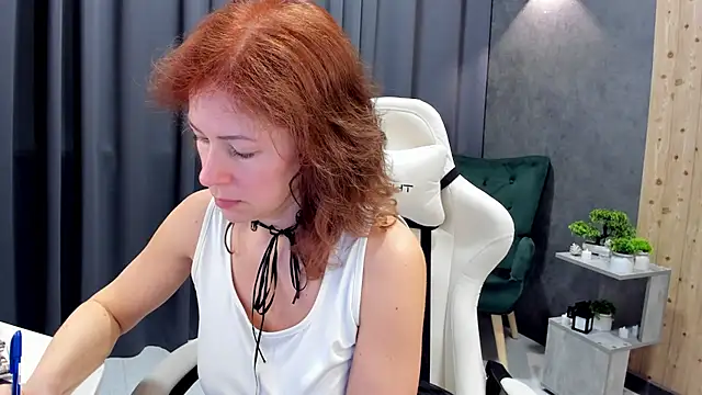 دردشة LeticiaRomano الجنسية المباشرة