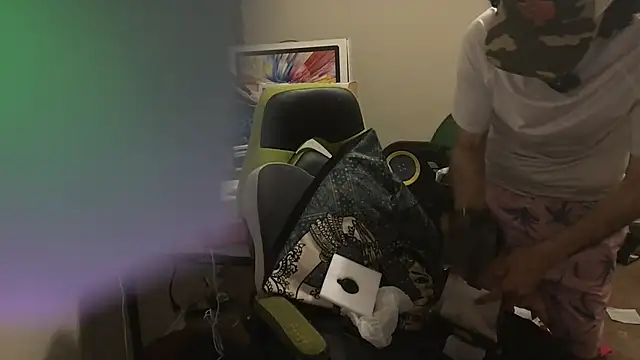 KungFuPanda001 Adlı Modelin Canlı XXX Sohbeti