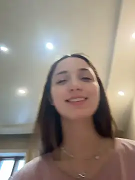 DollyTall Adlı Modelin Canlı XXX Sohbeti