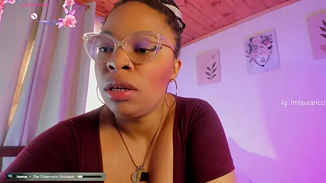 Lauraricci__ Chat XXX in diretta