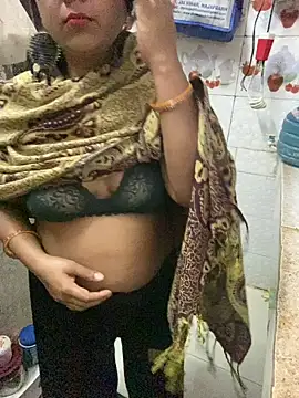 Meera_xxx লাইভ XXX চ্যাট