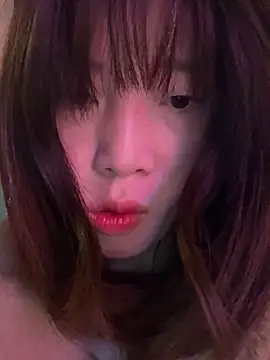 Вебкам-шоу littleqiu