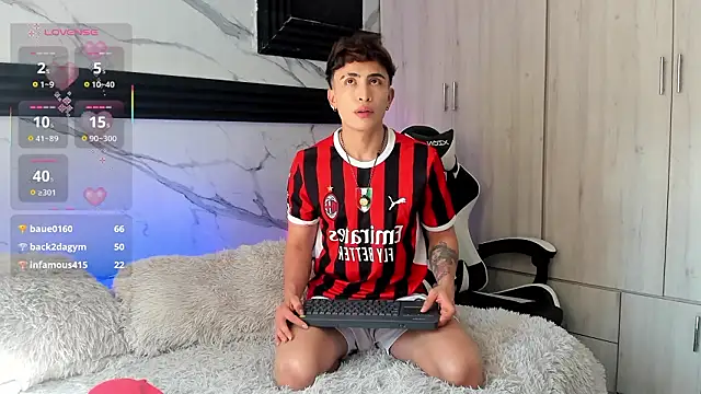 Saimonvela élő XXX-chatje