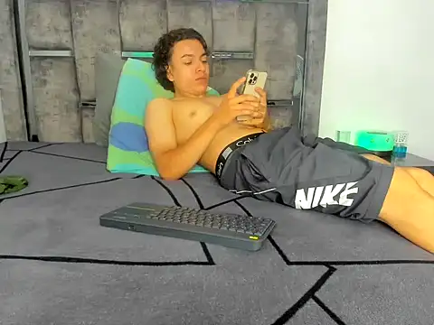 Chatroom XXX en direct de Master_Ruthles777