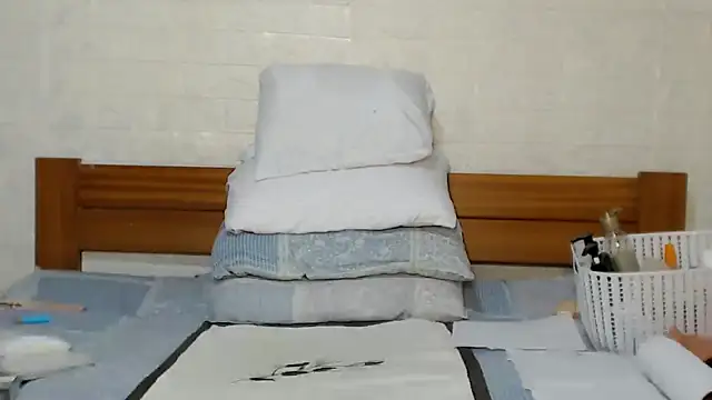 awild_kitten's Webcam Show