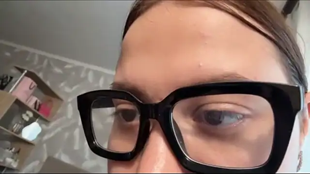 Emely_Cute – Live XXX-chat