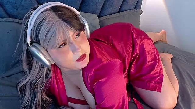 Chat +18 de Karmilla_Rosse ao vivo