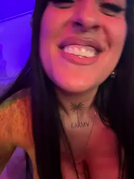 Chat +18 de CarolaDrago ao vivo