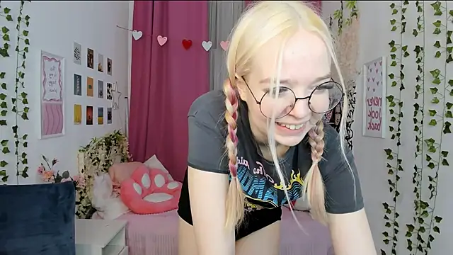 BellaMontgomery's Live XXX Chat