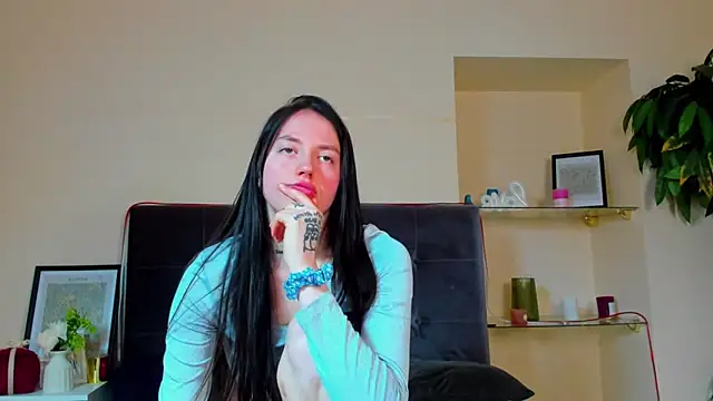 دردشة AdrianaCult الجنسية المباشرة