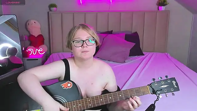 دردشة Lauraaa_Smith الجنسية المباشرة