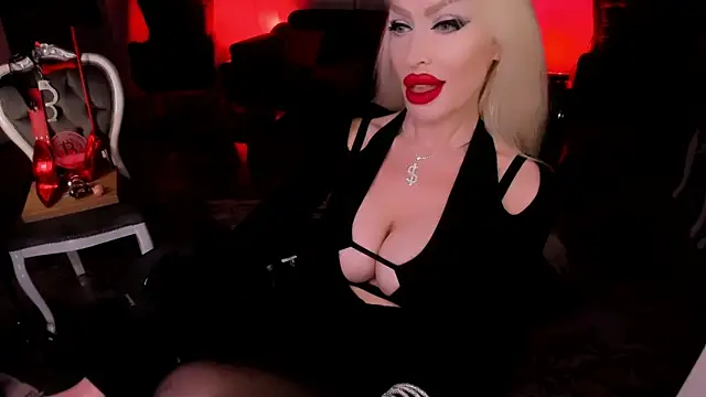 دردشة FinDomGod الجنسية المباشرة