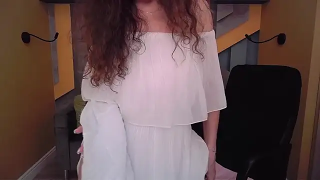 EllaLong's Live XXX Chat