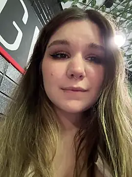 PumaShyXD Chat XXX in diretta