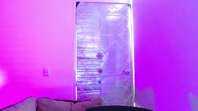 milfrousse Live XXX-chat