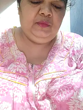 tamilthanushri Chat XXX in diretta