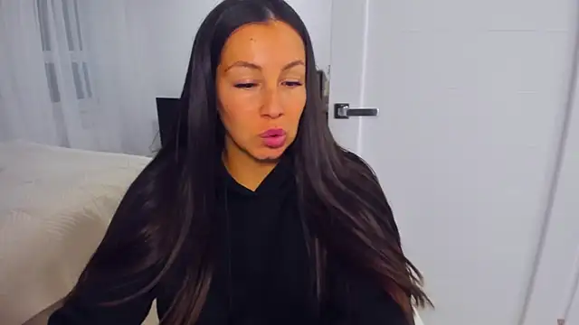 AvisFlowers' Live XXX Chat