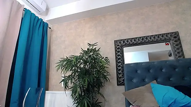 SaraElise's Live XXX Chat