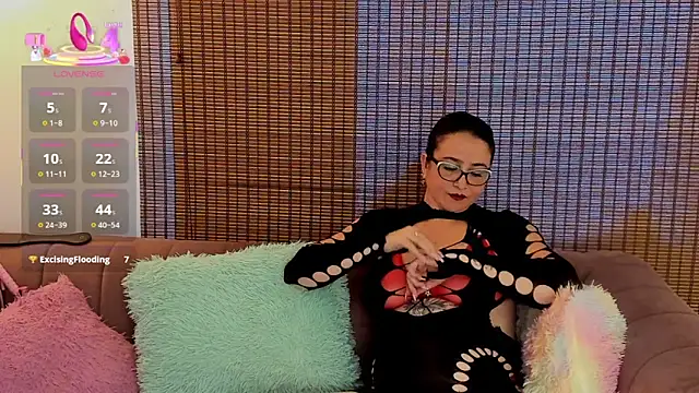 Chat +18 de ariana_cross ao vivo