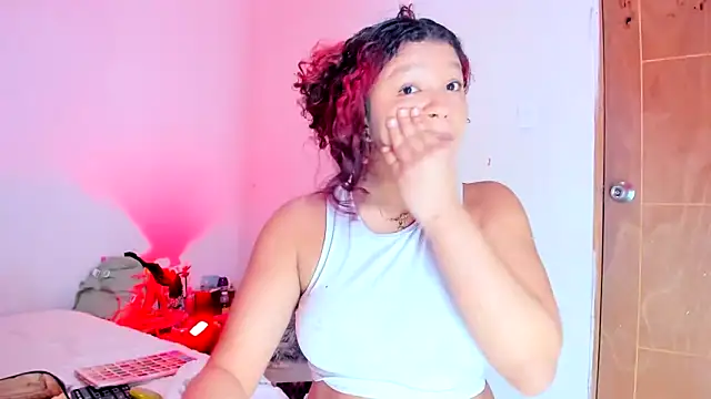 Emily_Coper18's Live XXX Chat