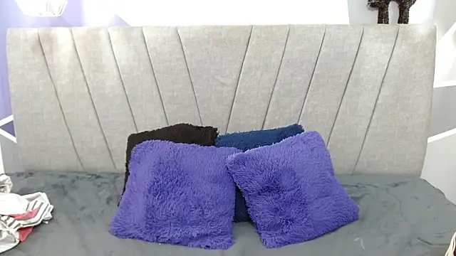 luna_merie élő XXX-chatje