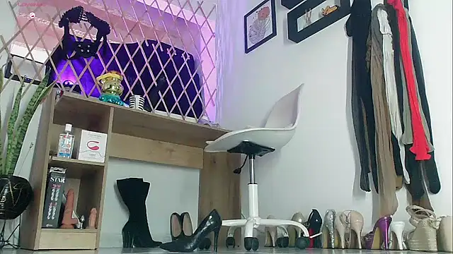 myla_sarah Chat XXX in diretta