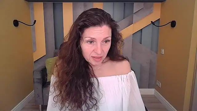 EllaLong's Live XXX Chat