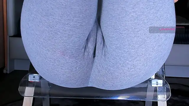 Czat XXX na żywo – Cameltoe_squirt_inPants