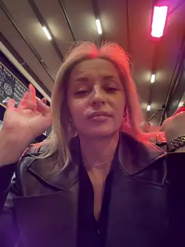 Chat +18 de VikaBunny1 ao vivo