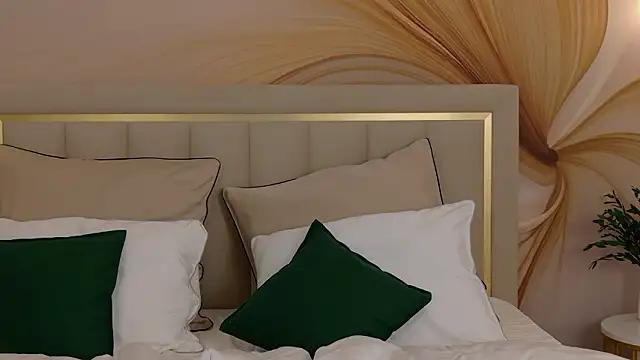 milaleoneli Adlı Modelin Canlı XXX Sohbeti