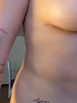 Eva_stark10: διαδικτυακό σόου στην κάμερα