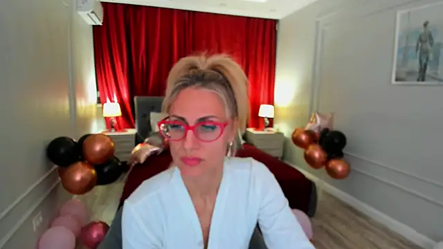 MuseOfStage's Live XXX Chat