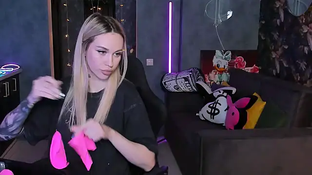 Blckmirrorr élő XXX-chatje