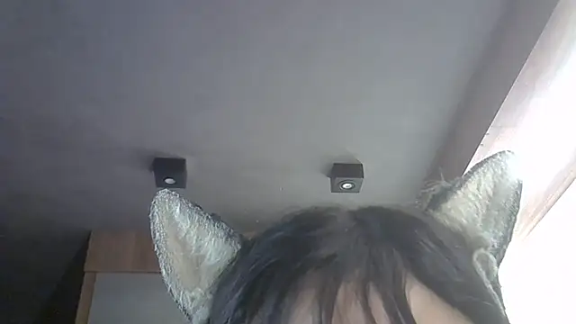 SkinnyKittenn Live XXX chat