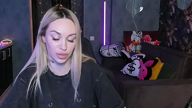 Blckmirrorr: онлайн-секс-чат