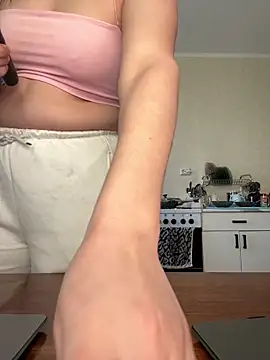 BettiVance Adlı Modelin Canlı XXX Sohbeti