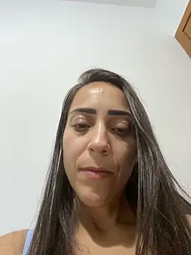 lucioliveira Adlı Modelin Canlı XXX Sohbeti