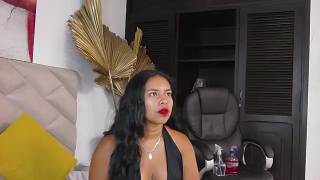 Amayavaldes: онлайн-секс-чат