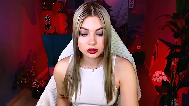 HyileyClark Chat XXX in diretta