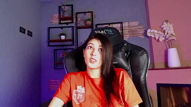 SinLickerr Adlı Modelin Canlı XXX Sohbeti