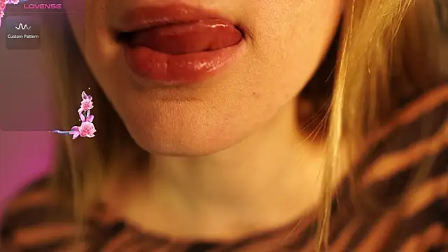 naa0mii Chat XXX in diretta