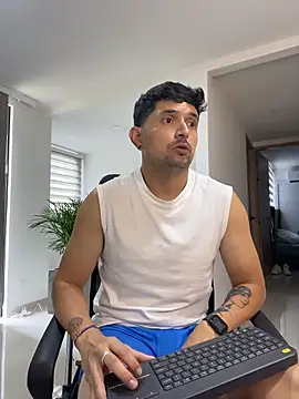 TroyeSavage Live XXX-chat