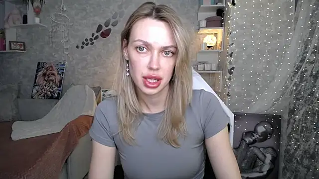 NickyAdamidi élő XXX-chatje