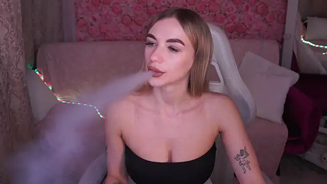 ArinaWong élő XXX-chatje