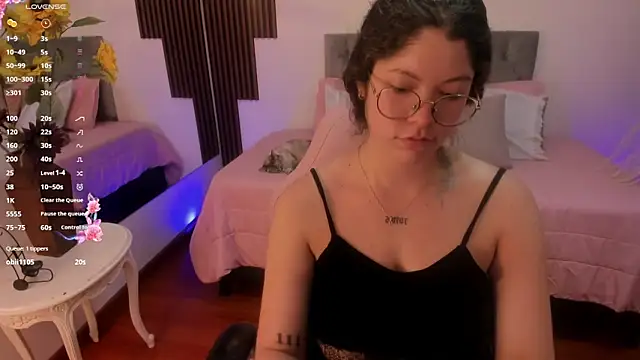 Sweet_Alicee__ élő XXX-chatje