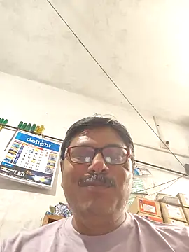 Chatroom XXX en direct de Srmotrs