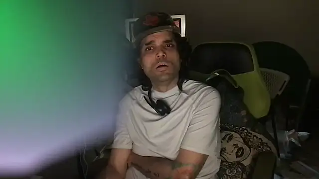 KungFuPanda001's Webcam Show