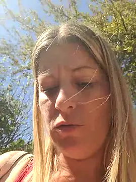 NikkiBlisss Chat XXX in diretta