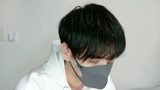 Show modela itsme_LEON na web-kameri